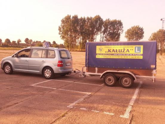 VW Turan wraz przyczepką kurs prawa jazdy BE